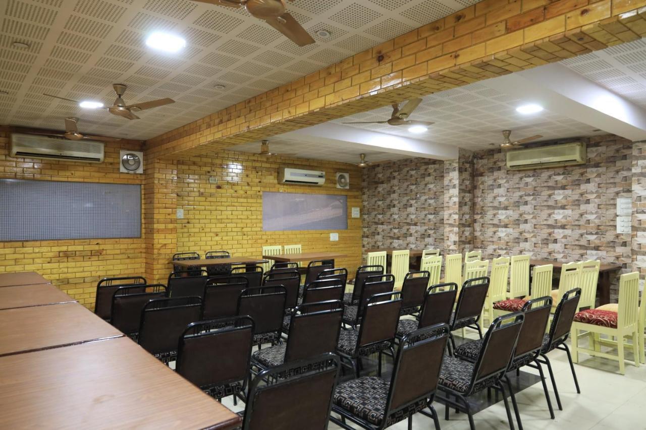 Oyo Flagship 77764 Hotel Rahul Ganeshpeth Colony Nagpur Exterior photo